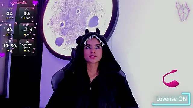 luna-bella  online show from May 2026 05:37:01 AM