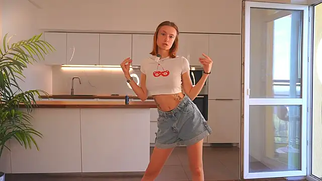 Snapshot of AlvaCatterton chatting on May 2026 02:12:01 PM AlvaCatterton online show from May 2026 02:12:01 PM