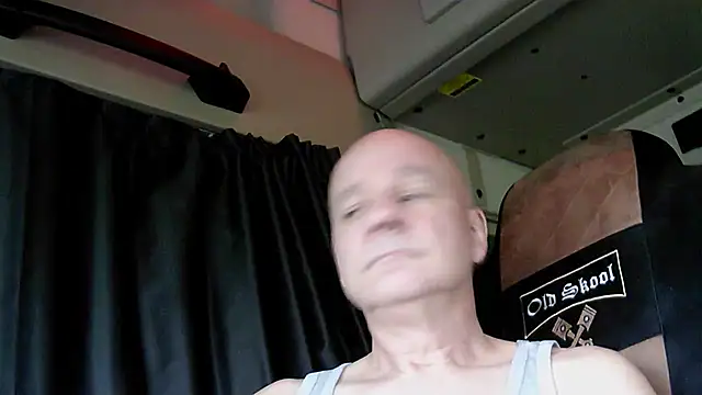 mannohmann5 online show from April 2026 06:03:01 PM