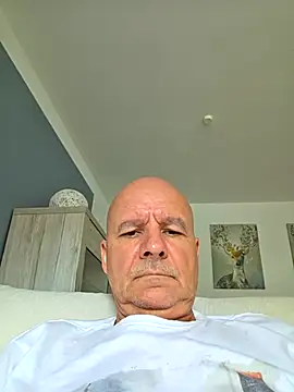 Snapshot of mannohmann5 chatting on June 2026 03:27:01 PM mannohmann5 online show from June 2026 03:27:01 PM