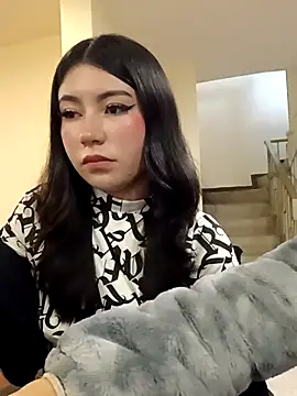 Emiily  Evans online show from April 2026 03:17:02 PM