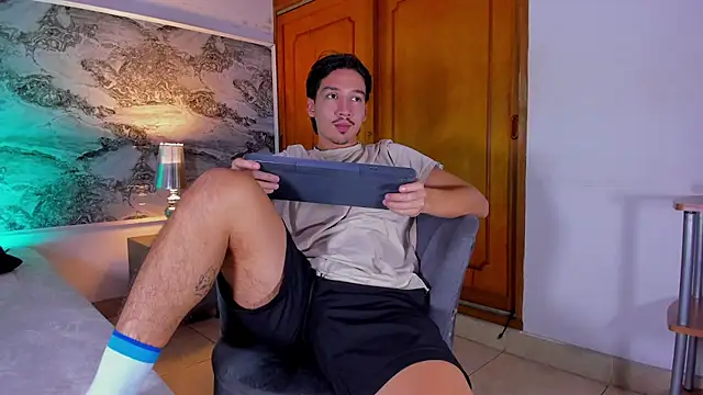 Iam OttoAndrew online show from May 2026 03:56:01 AM