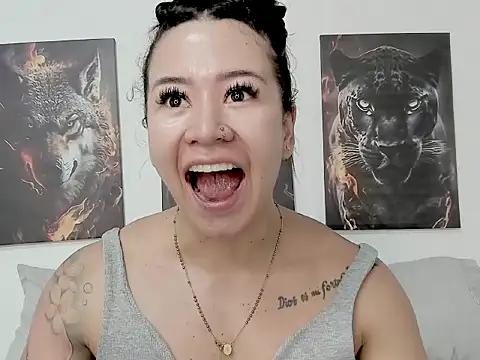 Snapshot of AngelMartinss chatting on April 2026 04:35:01 PM AngelMartinss online show from April 2026 04:35:01 PM