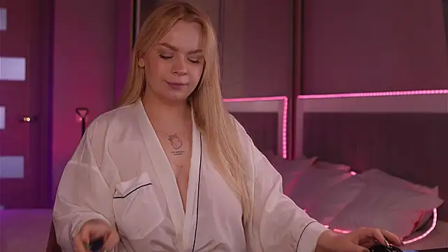 LisaLove3 online show from May 2026 11:20:01 AM