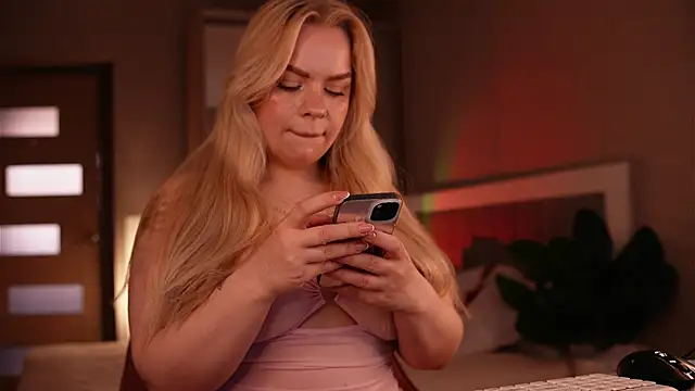 Snapshot of LisaLove3 chatting on July 2026 08:42:01 AM LisaLove3 online show from July 2026 08:42:01 AM