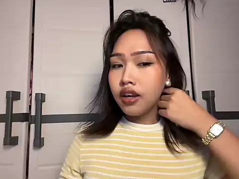 lady clea online show from April 2026 07:31:01 AM