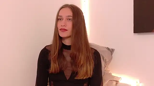 Snapshot of christinne_x chatting on May 2026 04:39:02 AM christinne x online show from May 2026 04:39:02 AM