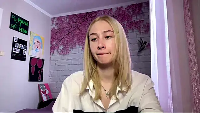 CozyPeonyy online show from April 2026 12:56:01 PM