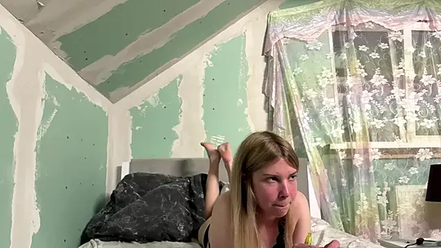 Skinny girl  online show from May 2026 06:25:02 PM