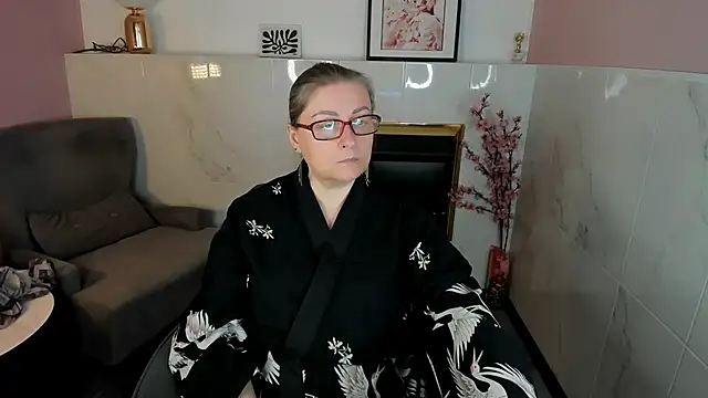 Snapshot of Alexandra_Kind chatting on April 2026 01:36:02 PM Alexandra Kind online show from April 2026 01:36:02 PM