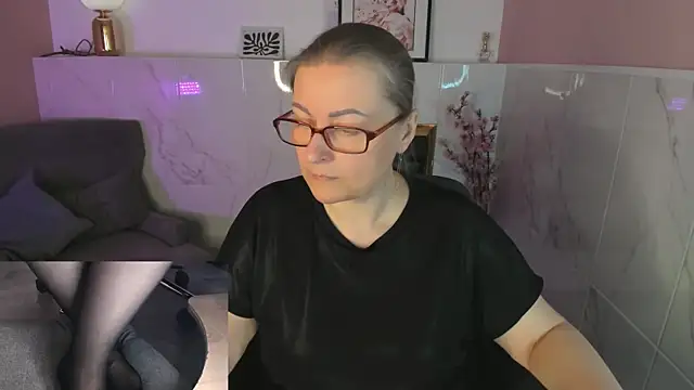 Snapshot of Alexandra_Kind chatting on April 2026 08:50:01 PM Alexandra Kind online show from April 2026 08:50:01 PM