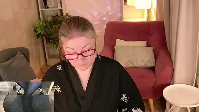 Snapshot of Alexandra_Kind chatting on May 2026 09:00:02 PM Alexandra Kind online show from May 2026 09:00:02 PM