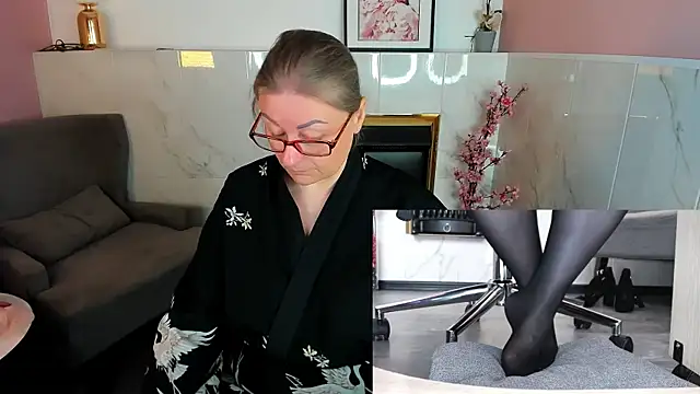 Alexandra Kind online show from June 2026 01:47:01 PM