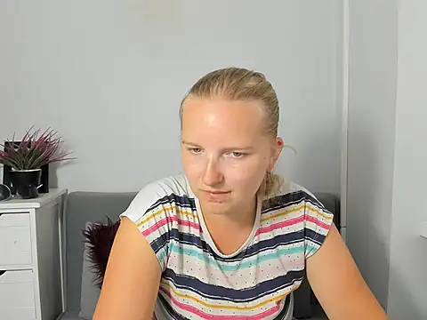 RoseTeacherX online show from July 2026 05:12:02 PM