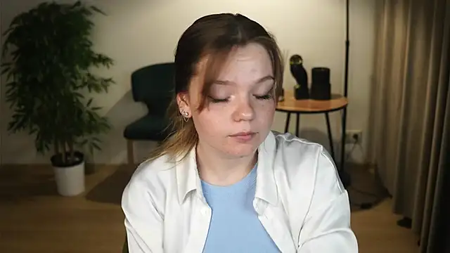 Snapshot of MarloEinck chatting on April 2026 05:42:02 PM MarloEinck online show from April 2026 05:42:02 PM