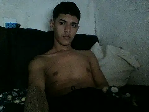 Snapshot of Kisandrel chatting on May 2026 04:40:01 AM Kisandrel online show from May 2026 04:40:01 AM