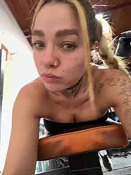 Snapshot of Violeta_queen1 chatting on June 2026 05:17:02 PM Violeta queen1 online show from June 2026 05:17:02 PM