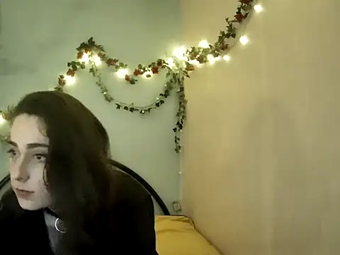 missclochette online show from April 2026 07:59:01 PM