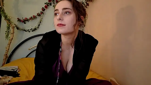 missclochette online show from April 2026 12:18:02 PM