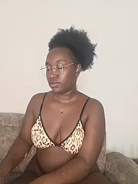 Snapshot of KaleaEbony chatting on May 2026 06:40:02 AM KaleaEbony online show from May 2026 06:40:02 AM