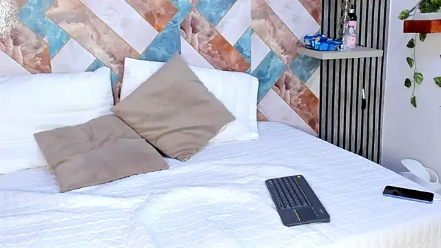 Dark Amora online show from May 2026 07:41:01 PM