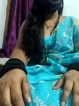Snapshot of sweetylove01 chatting on June 2026 05:57:01 PM sweetylove01 online show from June 2026 05:57:01 PM