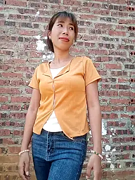 Snapshot of Elena_Mia chatting on May 2026 12:18:01 AM Elena Mia online show from May 2026 12:18:01 AM