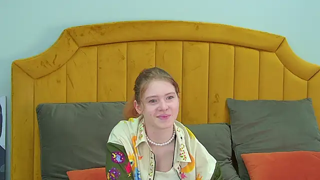 LauraDennis online show from May 2026 04:45:02 PM