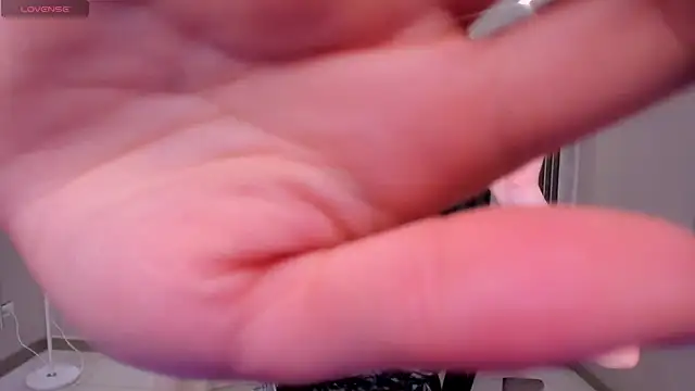 Snapshot of PaulineSanz chatting on May 2026 07:23:02 PM PaulineSanz online show from May 2026 07:23:02 PM