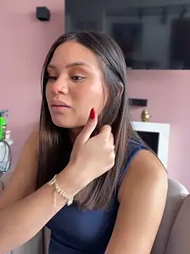 AuroraMoore Pink online show from April 2026 06:19:02 PM