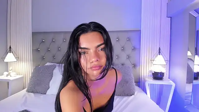 Scarrlethx online show from April 2026 05:48:02 PM