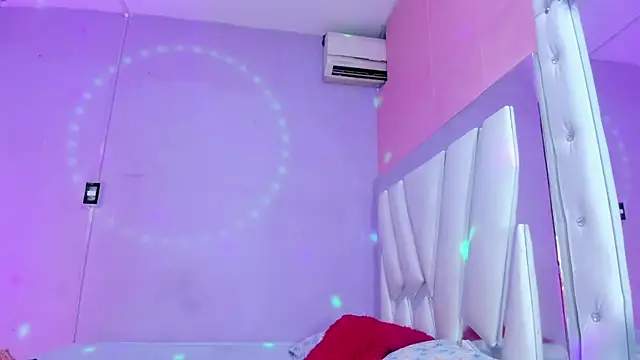 Snapshot of kiara_sexyhot chatting on July 2026 11:22:01 PM kiara sexyhot online show from July 2026 11:22:01 PM