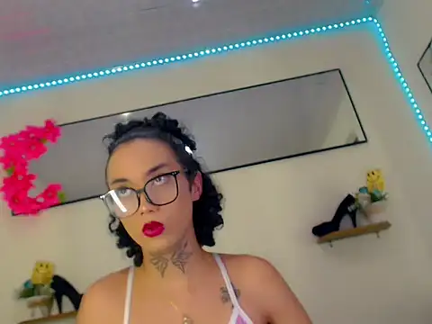 Snapshot of Darianna_A chatting on April 2026 01:42:02 AM Darianna A online show from April 2026 01:42:02 AM