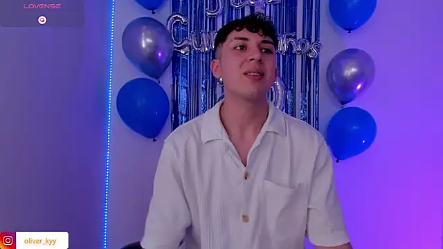 Snapshot of OLIVER_K chatting on June 2026 05:55:02 PM OLIVER K online show from June 2026 05:55:02 PM