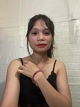 -Lucie-e online show from May 2026 07:04:01 AM