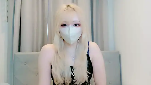 Snapshot of mimi__k chatting on May 2026 05:56:02 AM mimi k online show from May 2026 05:56:02 AM