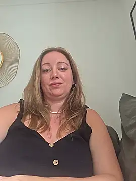 arielsweetieee online show from July 2026 11:17:02 AM
