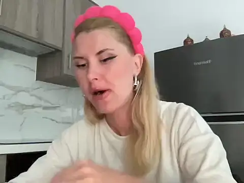 Monica-Arden online show from April 2026 03:06:01 PM