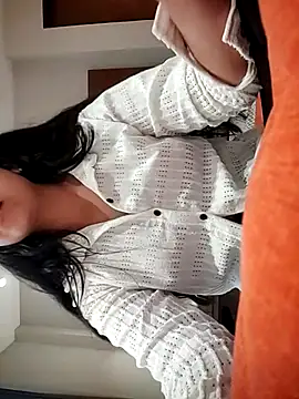 collage girl online show from April 2026 10:40:01 AM