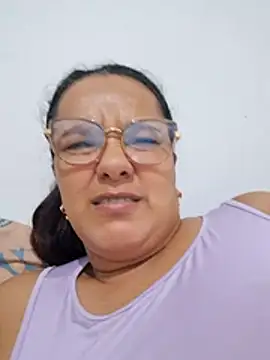 Snapshot of Samanta-42 chatting on June 2026 01:03:02 PM Samanta-42 online show from June 2026 01:03:02 PM
