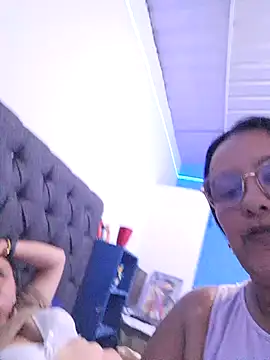 Snapshot of Samanta-42 chatting on June 2026 02:43:02 PM Samanta-42 online show from June 2026 02:43:02 PM