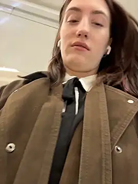 Tiny Anny online show from April 2026 11:12:01 AM