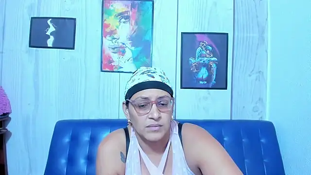 Miss Bobbiess online show from July 2026 05:37:01 PM