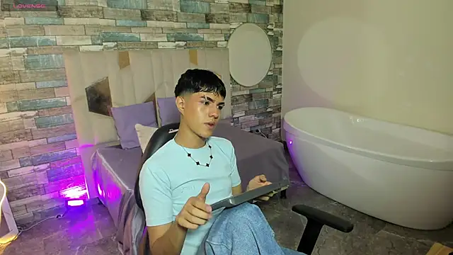 Damian tay online show from April 2026 11:52:02 AM