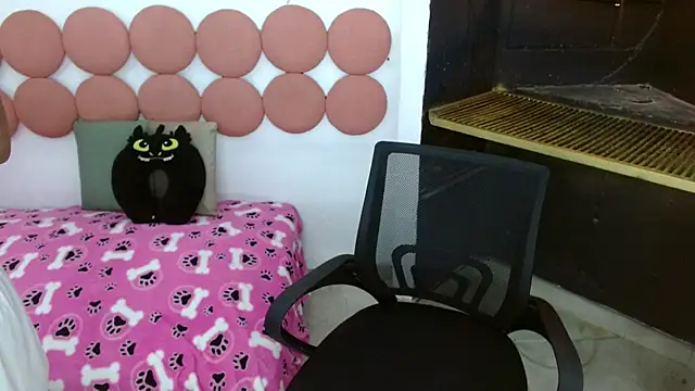 Chris Hott online show from April 2026 02:25:02 AM