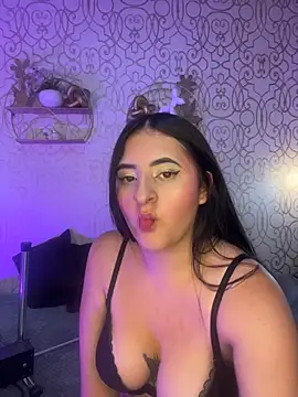 Snapshot of Maggiee_1 chatting on June 2026 07:57:02 PM Maggiee 1 online show from June 2026 07:57:02 PM