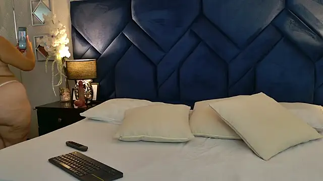 Snapshot of IsabelaCampbell chatting on May 2026 06:57:02 PM IsabelaCampbell online show from May 2026 06:57:02 PM