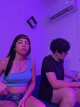 Luna Izk online show from April 2026 01:04:01 PM