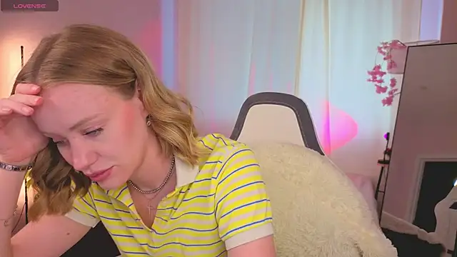 EvaHamilton online show from July 2026 02:05:17 AM