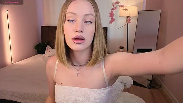 EvaHamilton online show from July 2026 12:57:02 AM